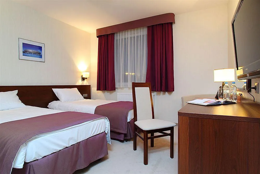 Hotel Arena Expo Danzica 2*,  Polonia
